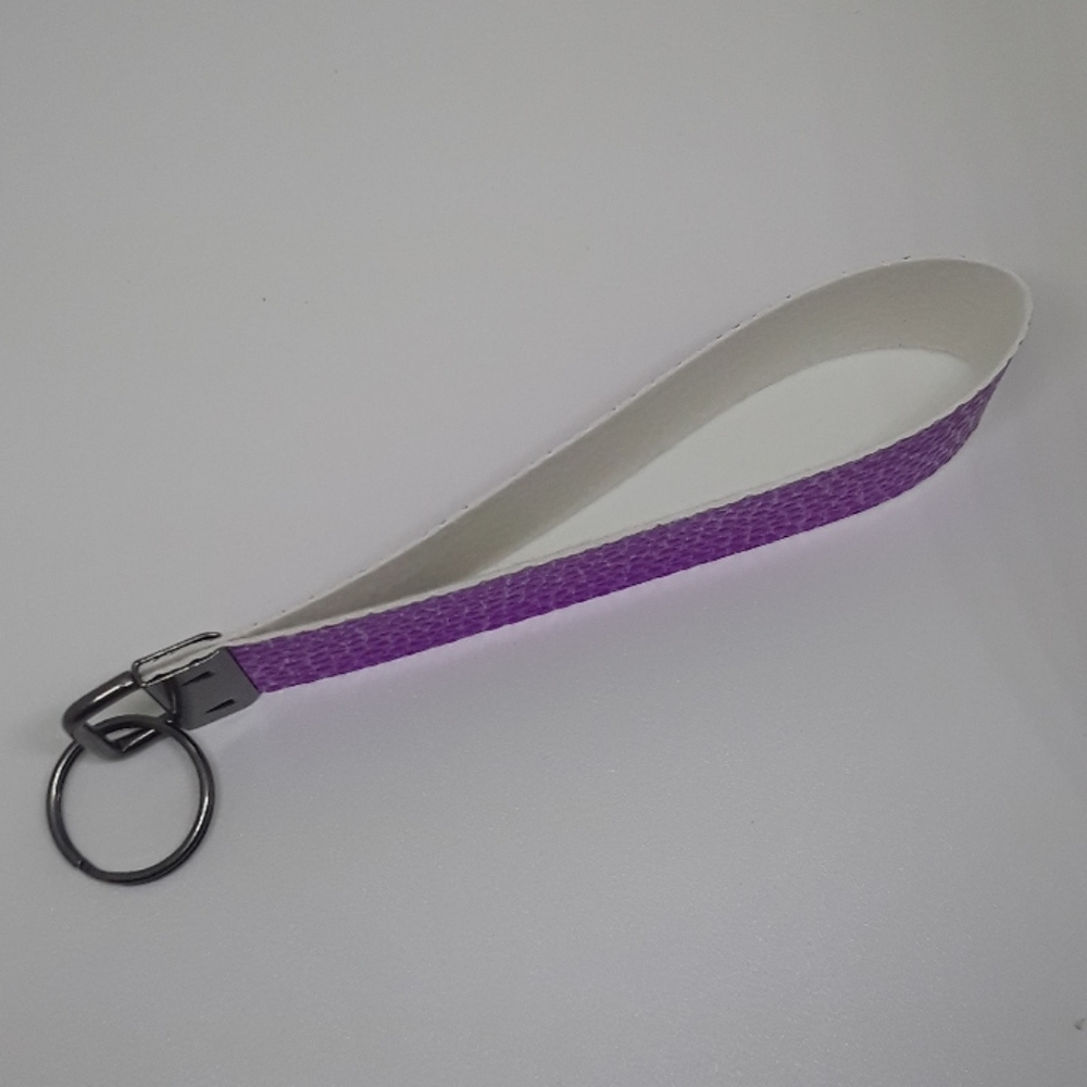 Purple wristlet keychain - Picture 2 of 3